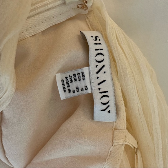 Shona Joy Clemence - Picture 3 of 7